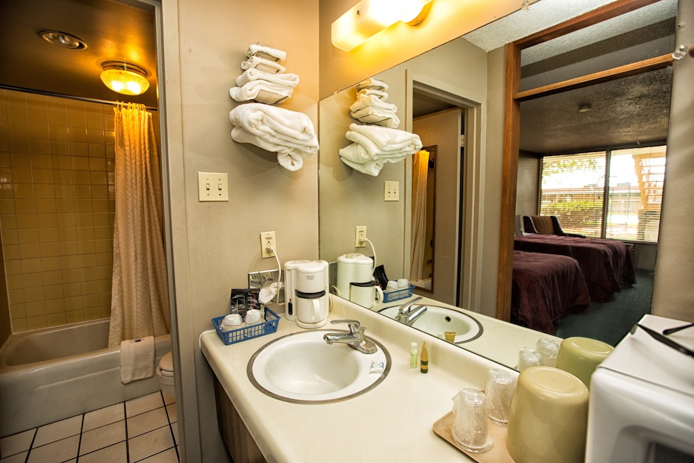 Norfolk Country Inn Suites 28/37