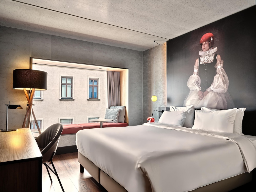 Radisson RED Vienna 24/69