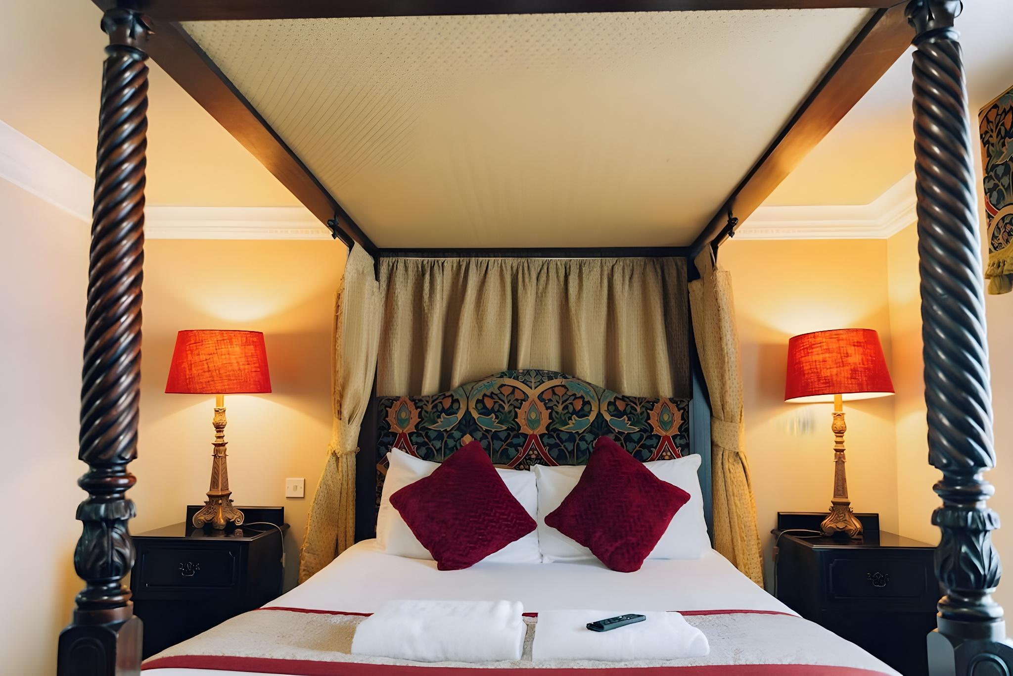 four poster