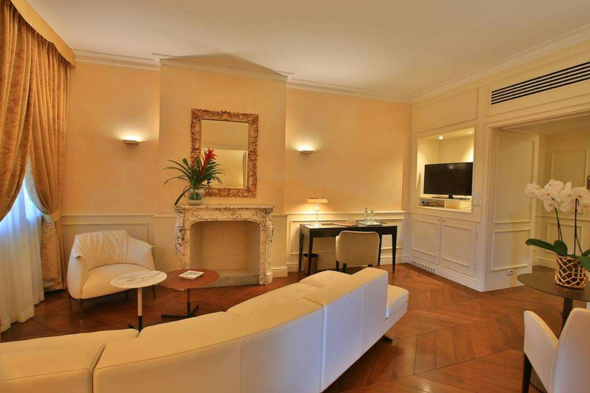 Hotel Rua Frati 48 in San Francesco 15/50