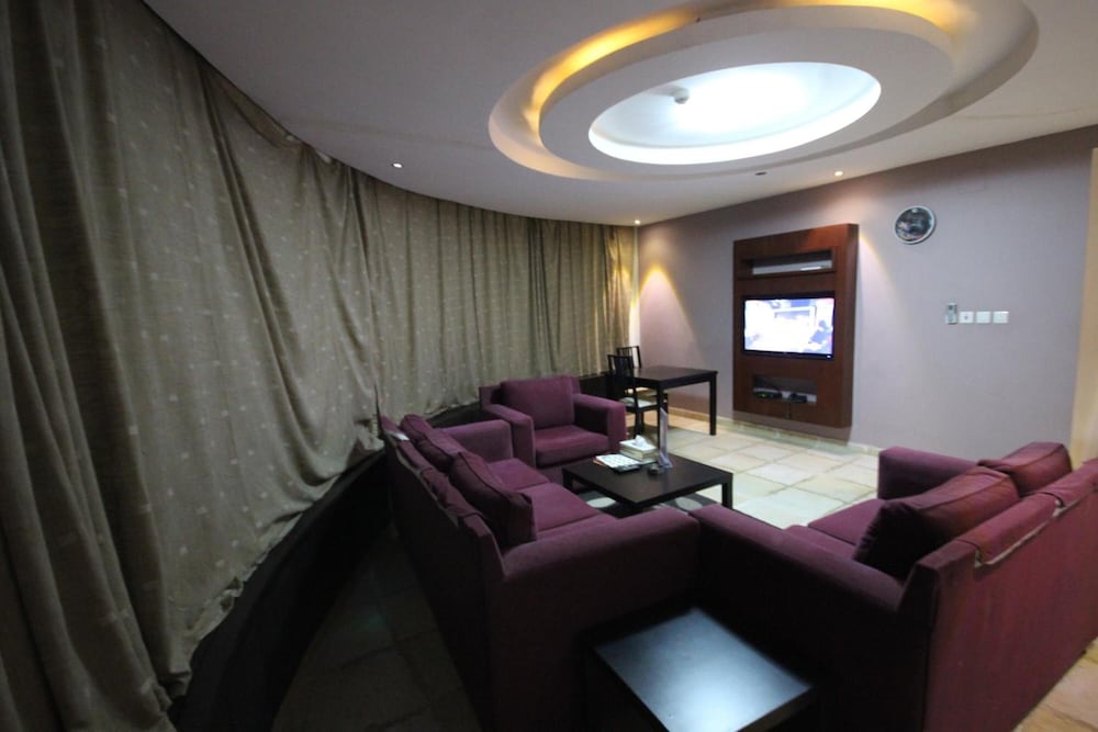 أجنحة طوق(Tooq Suites) 44/50