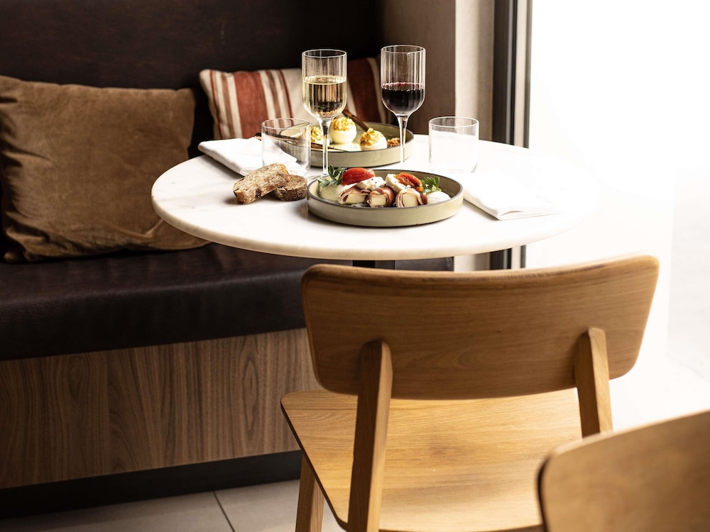 NOVOTEL BELLEVILLE PARIS 20 55/69