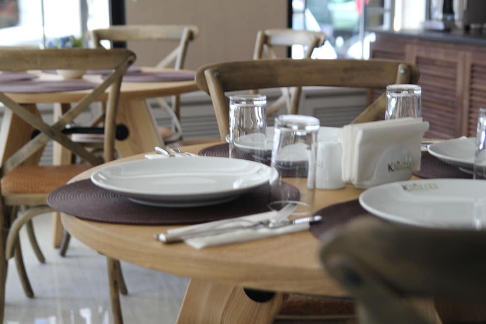K SUITES HOTEL 42/58
