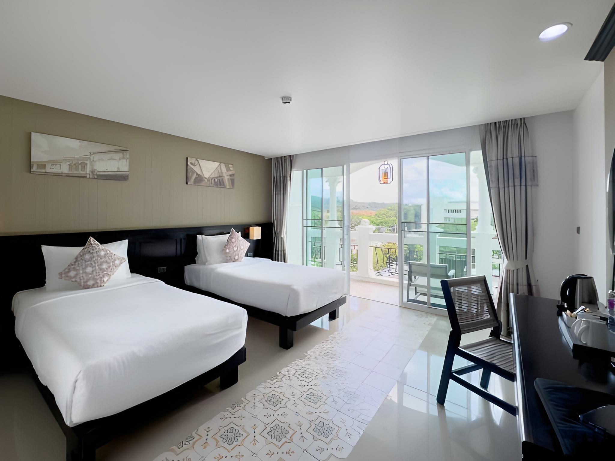 Superior Room with Bathtub
