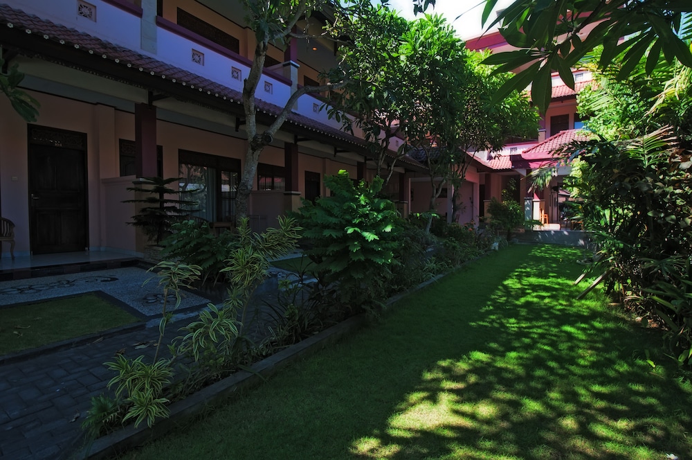 Pesona Beach Inn 39/45