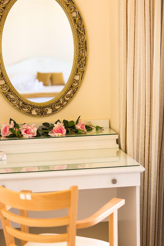 Polyxenia Boutique Hotel 10/50