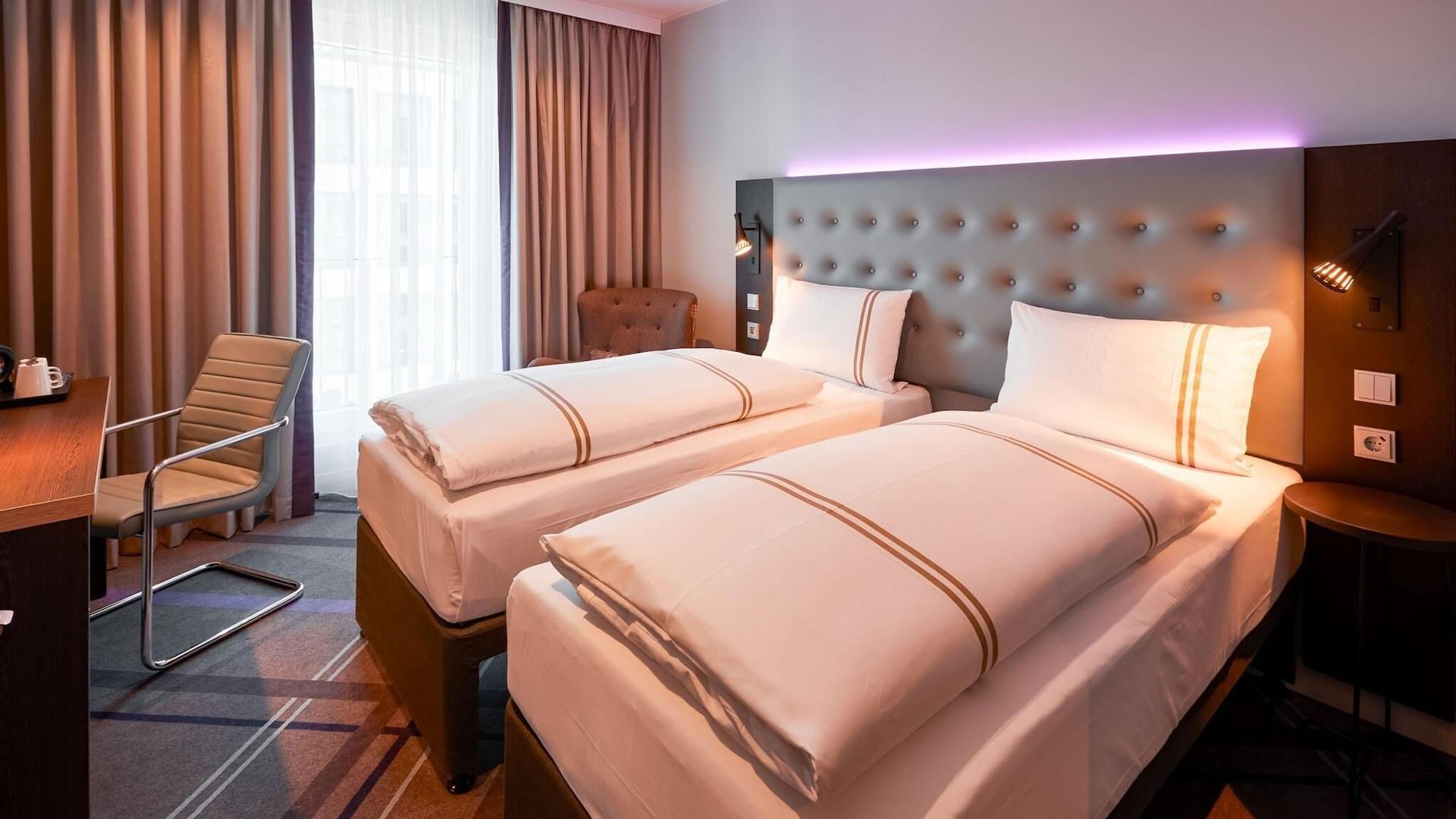 Room, Twin Beds
