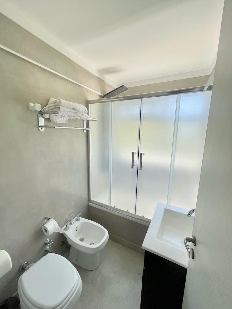 Golf Tower Suites Apartments 62/64