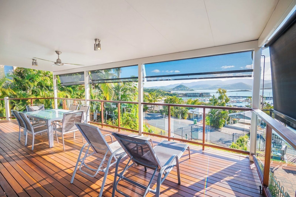 Airlie Apartments 58/78