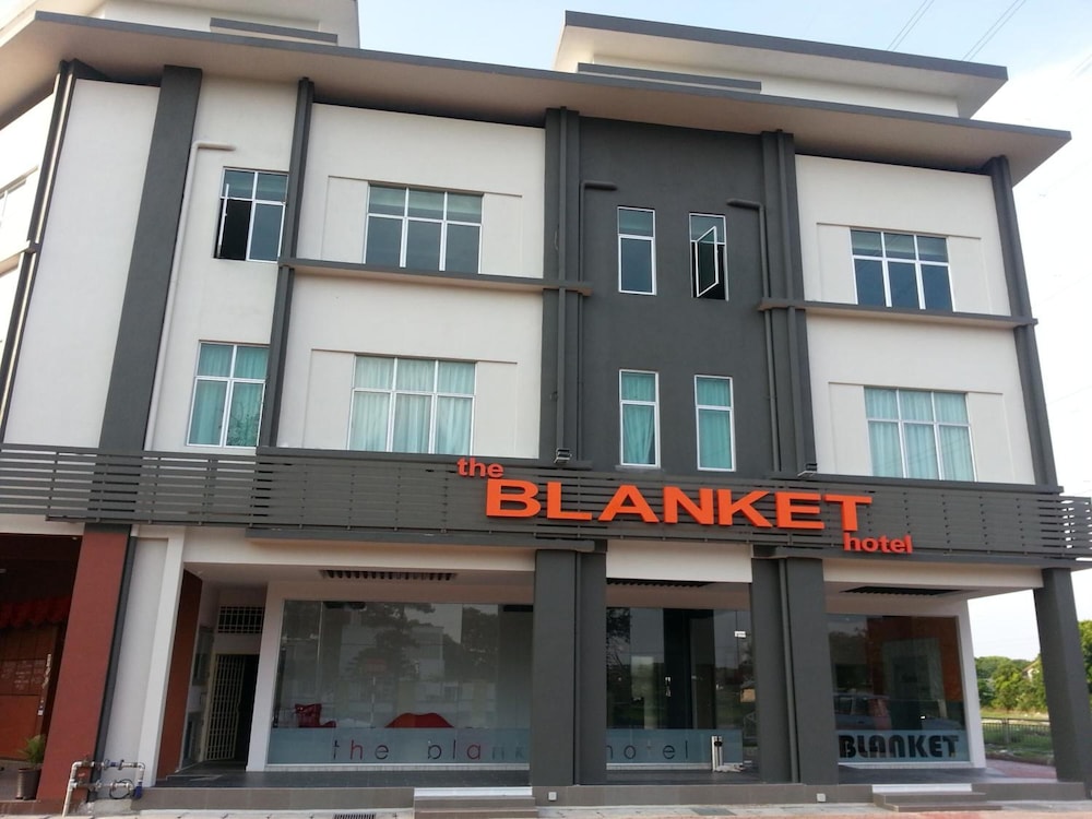The Blanket Hotel 4/45