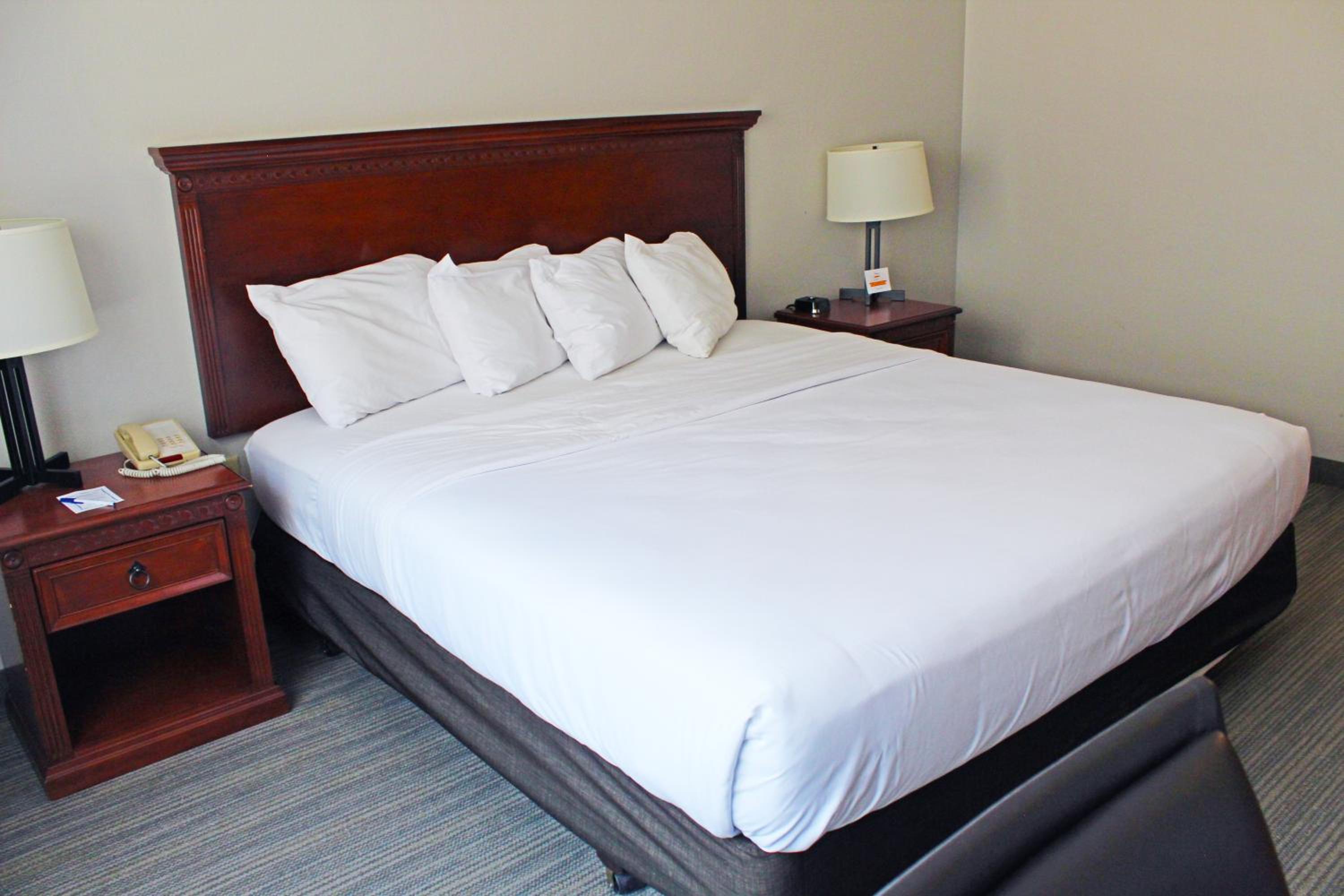 استوديو لذوي الإعاقة، Marinette WI Hotel 5/8