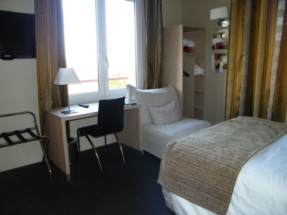 CITOTEL SAINT PIERRE 8/16