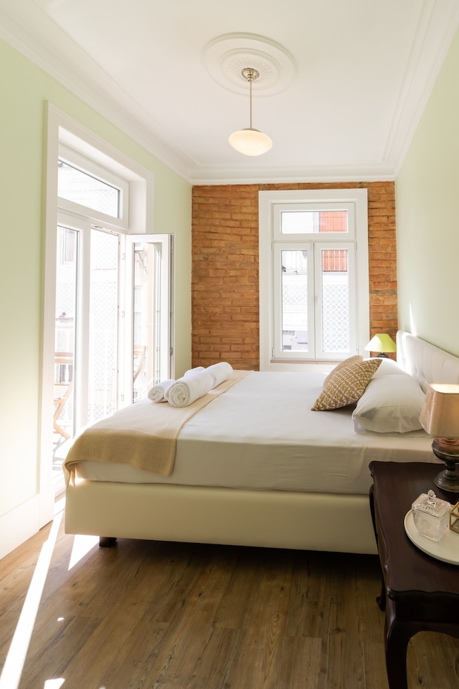 1898 Home and Suites 16/50