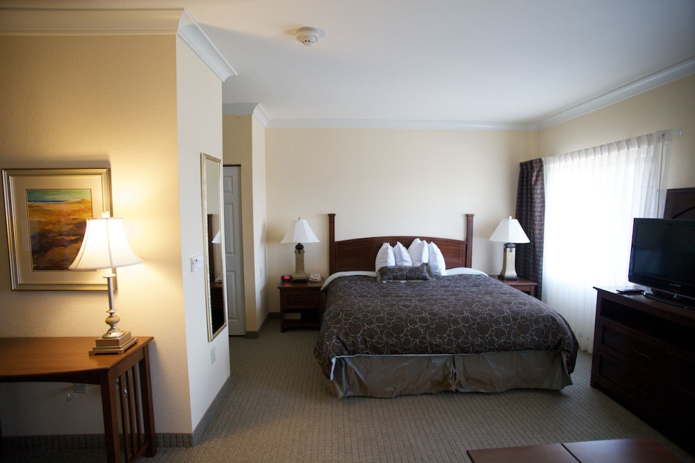 Staybridge Suites San Antonio Sea World 11/66