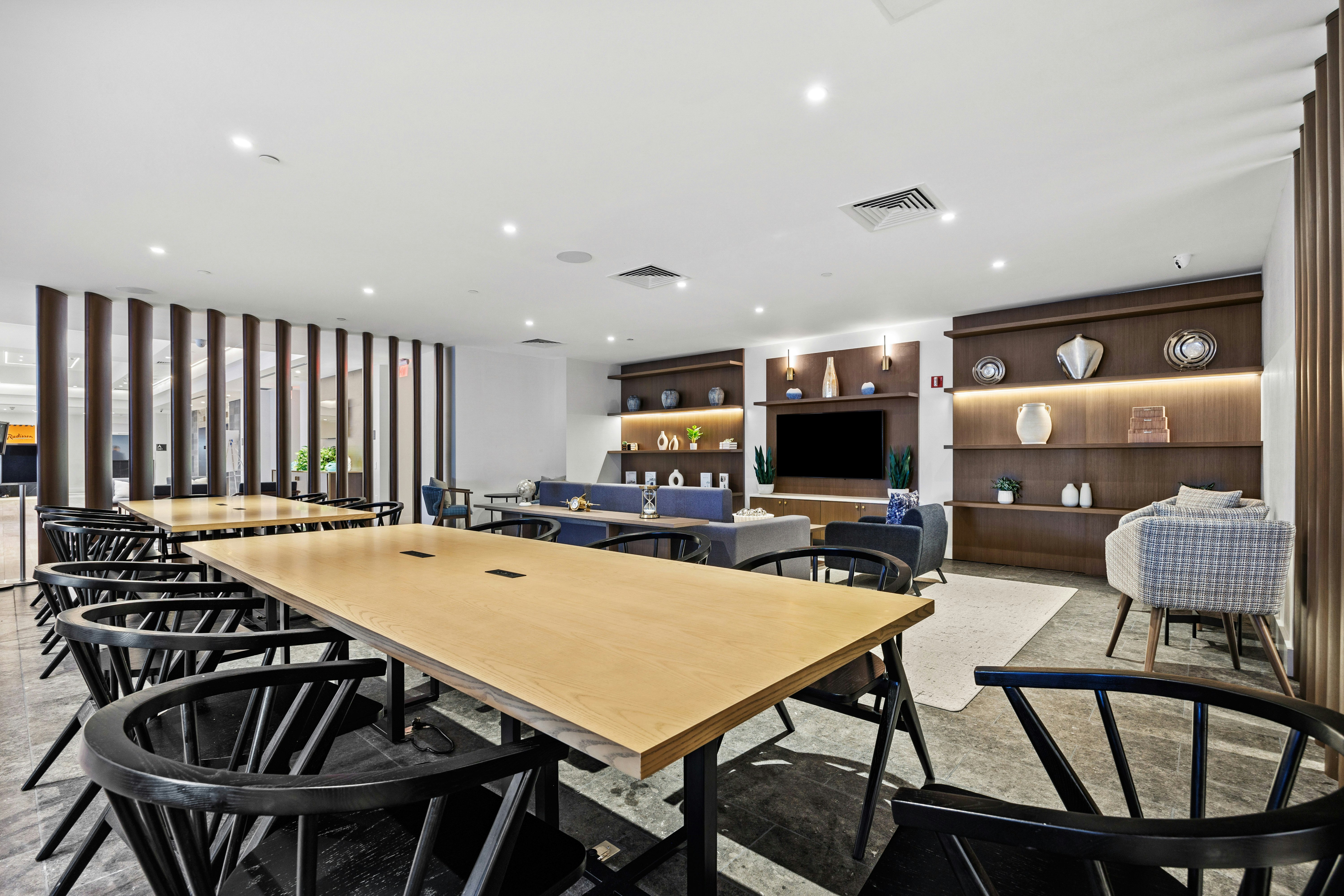 DoubleTree by Hilton New York JFK Airport 6/8