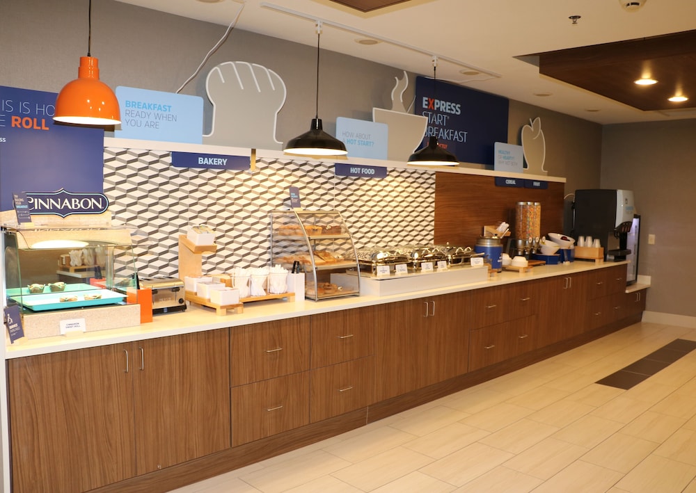 Holiday Inn Express Hotel And Suites Douglas 5/60