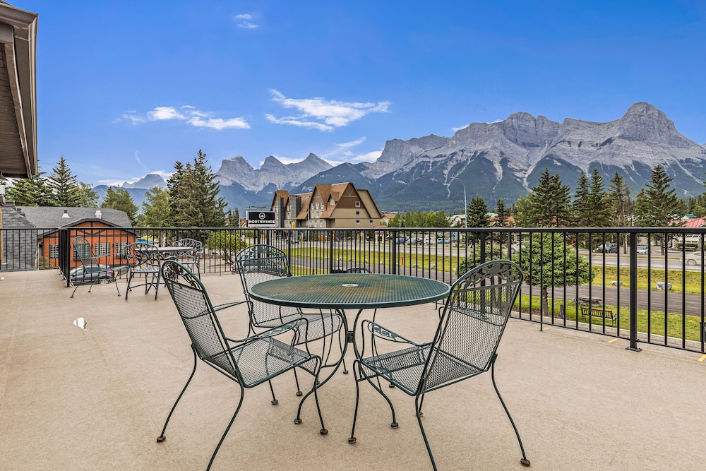 Northwinds Hotel Canmore 37/47