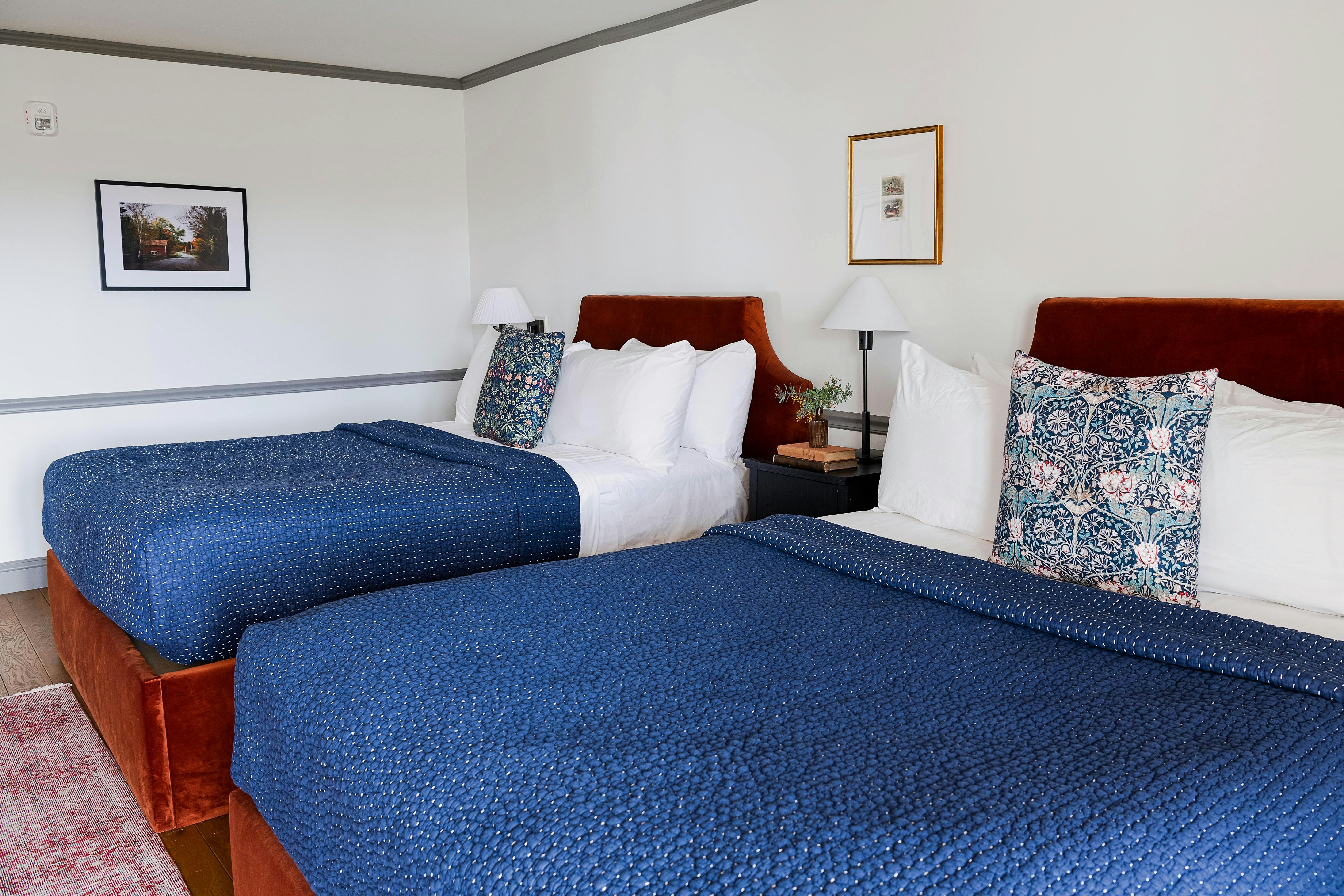 Charming, 2 Queen Beds