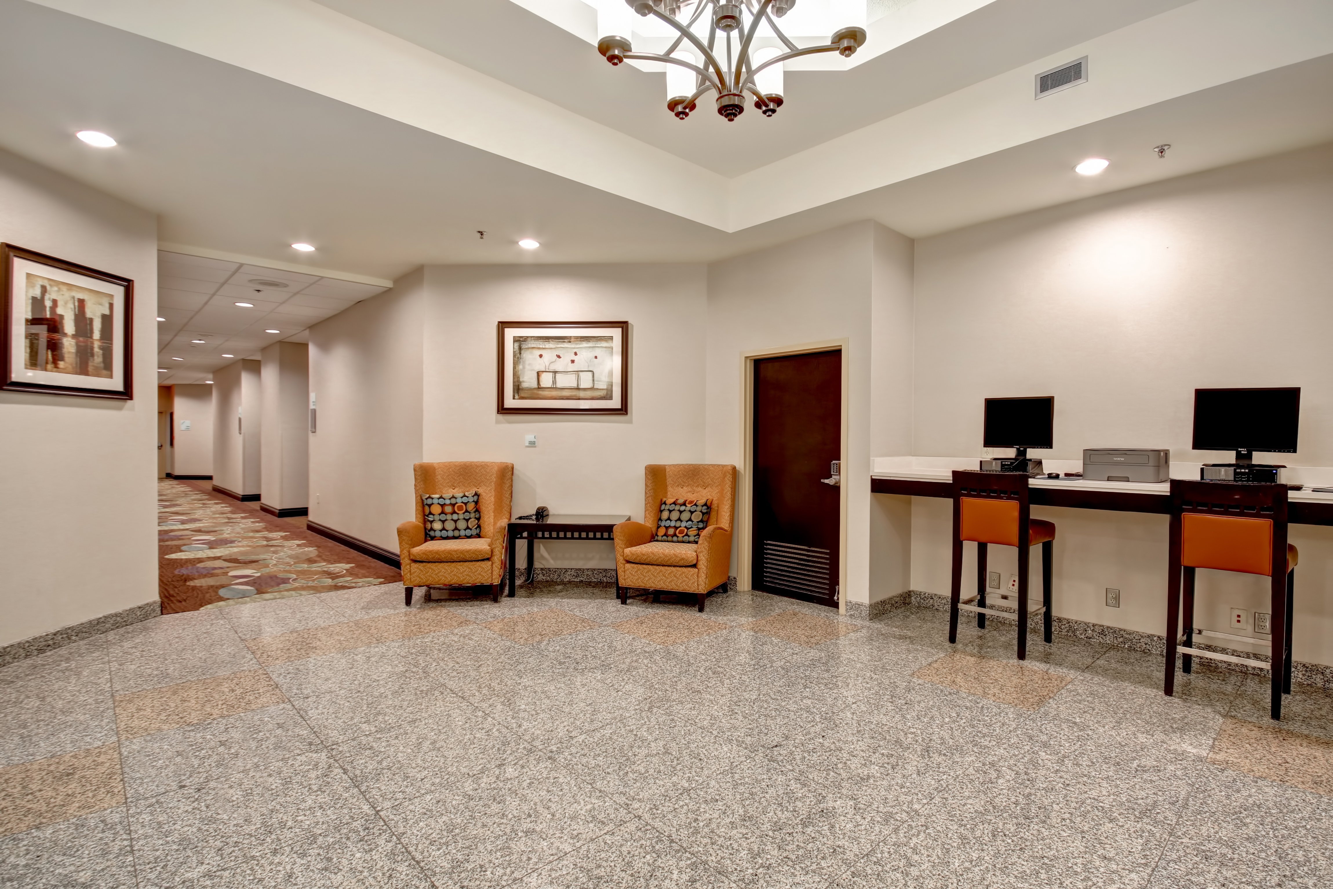Holiday Inn Suites Windsor Ambassador Bridge 65/72