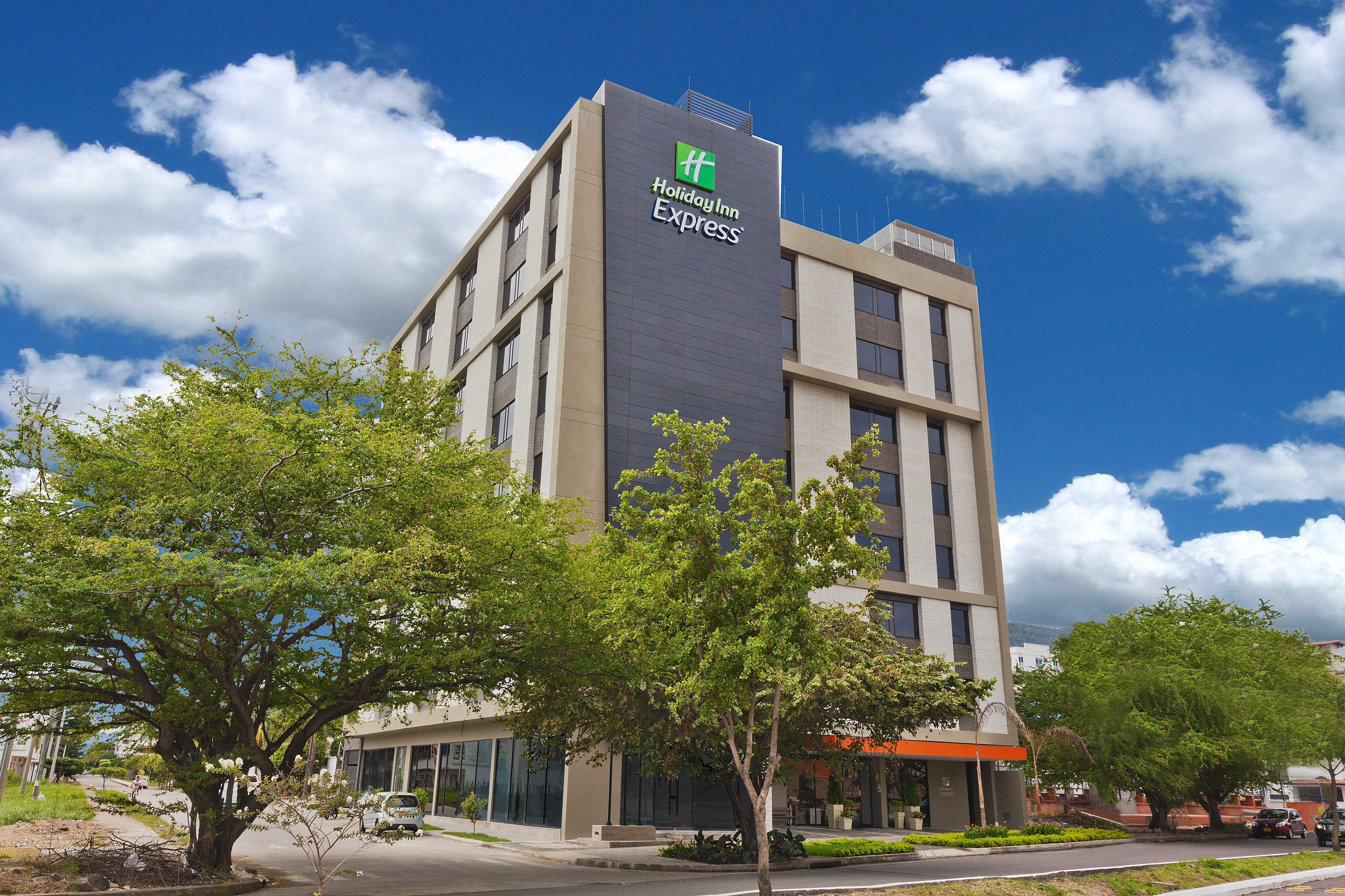 HOLIDAY INN EXPRESS YOPAL 6/33