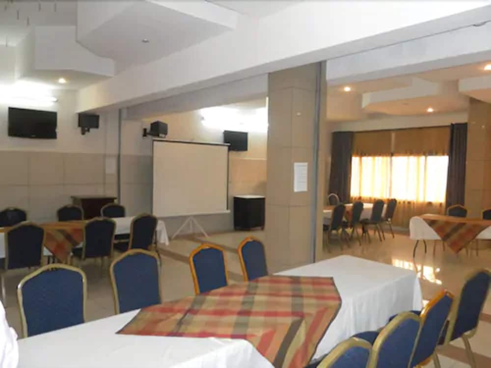 Tou'Ngou Hotel 42/50