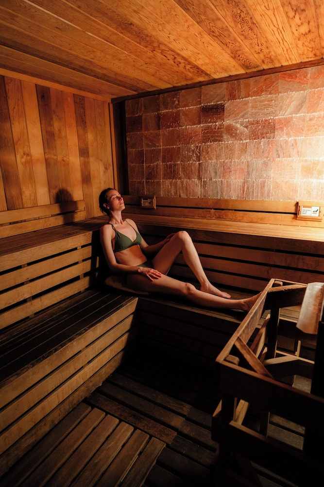 Chaminade Resort and Spa 32/73