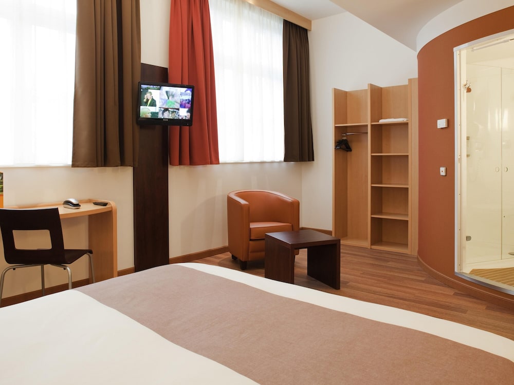 Ibis Karlsruhe Hauptbahnhof 16/48