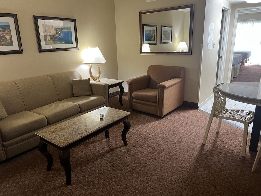 Princess Royale Oceanfront Resort 46/79