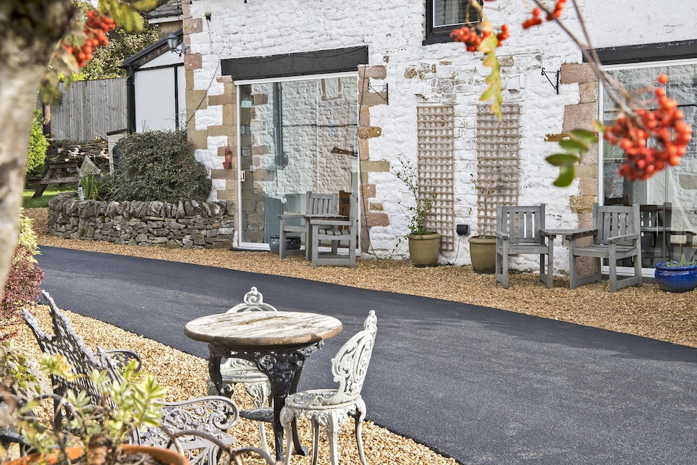 Hawthorn Farm Guest House 44/50