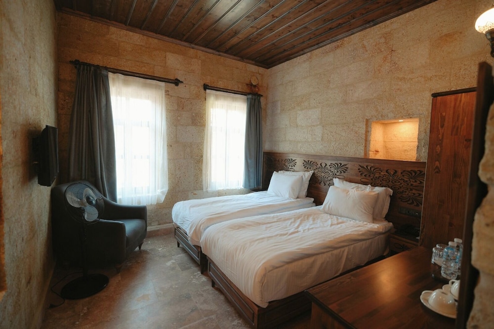 CAPPADOCIA OLD HOUSES 11/49