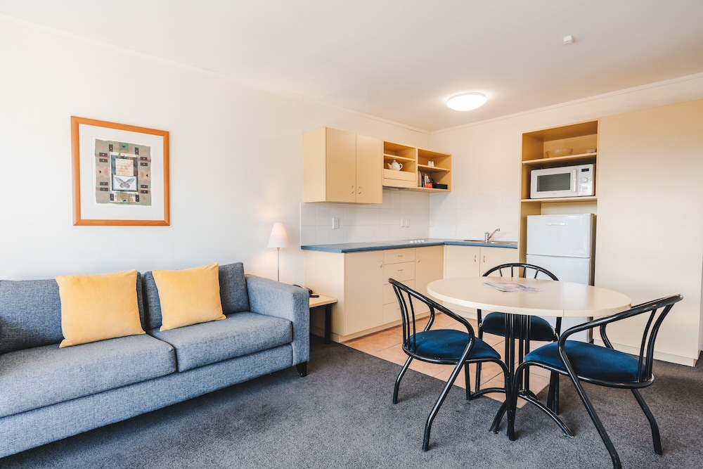 Blue Peaks Lodge and Apartments 43/63