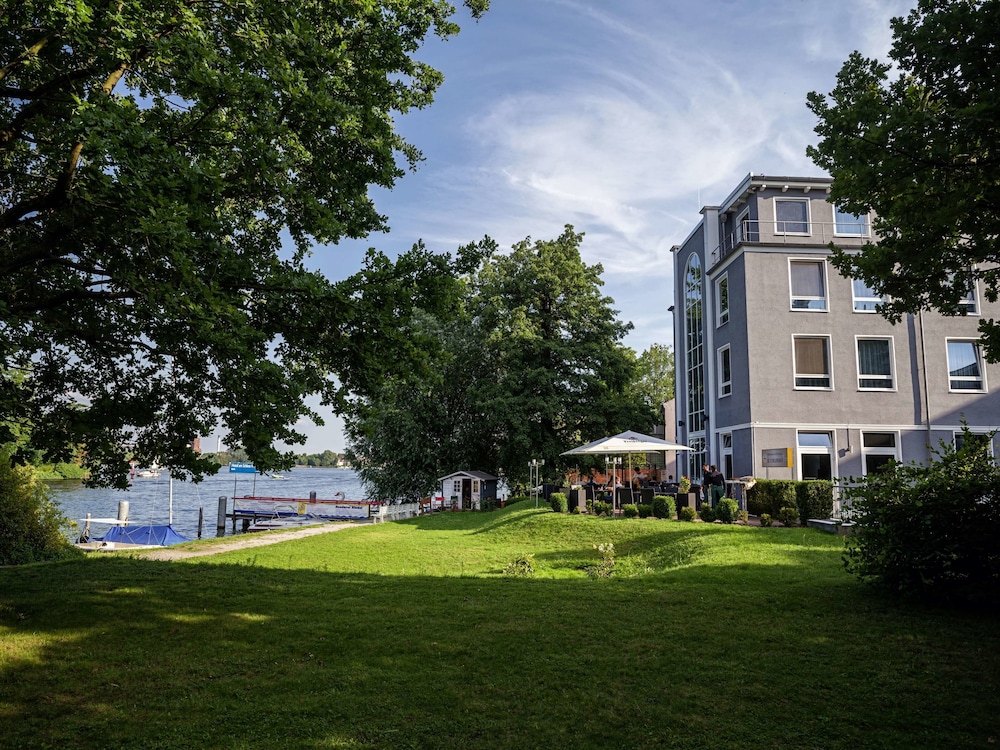 Am Schloss Kopenick By Golden Tulip Ex Best Western Hotel Am Schloss Koepenick 71/77