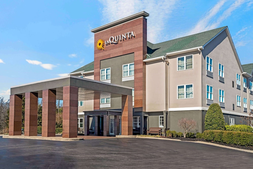 La Quinta Inn & Suites by Wyndham Lebanon 35/37