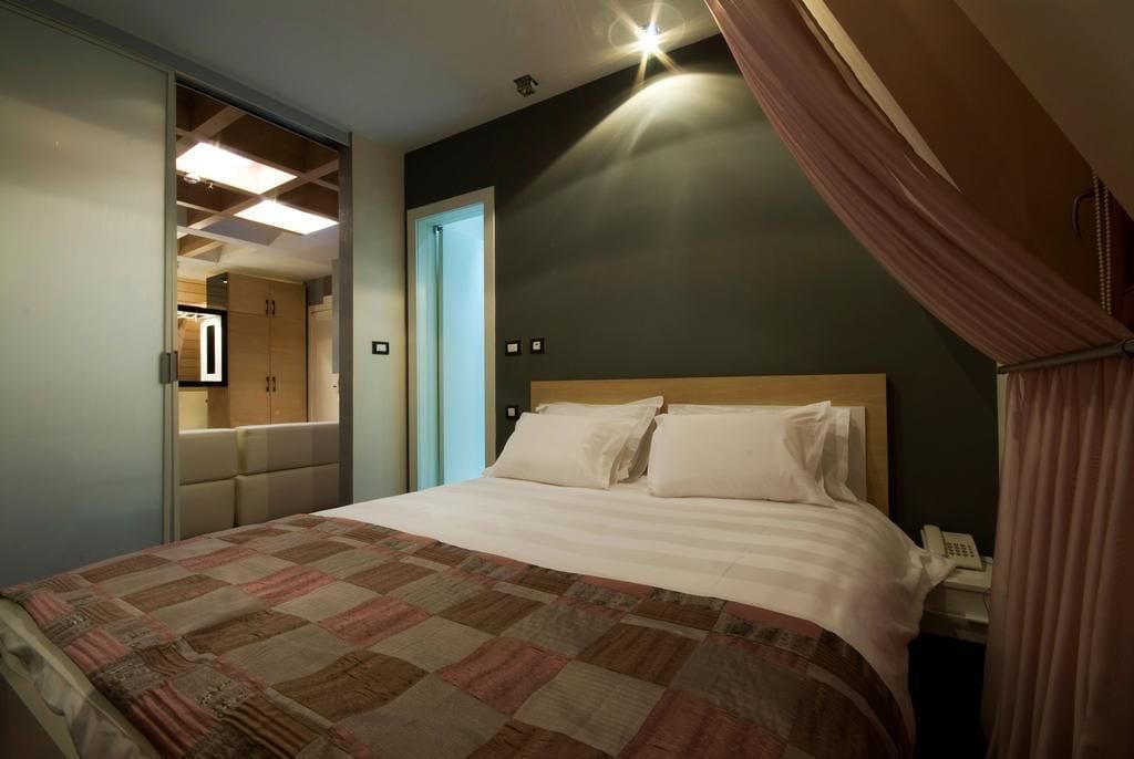 Executive, Suite, Queen Bed, 3 Sofa