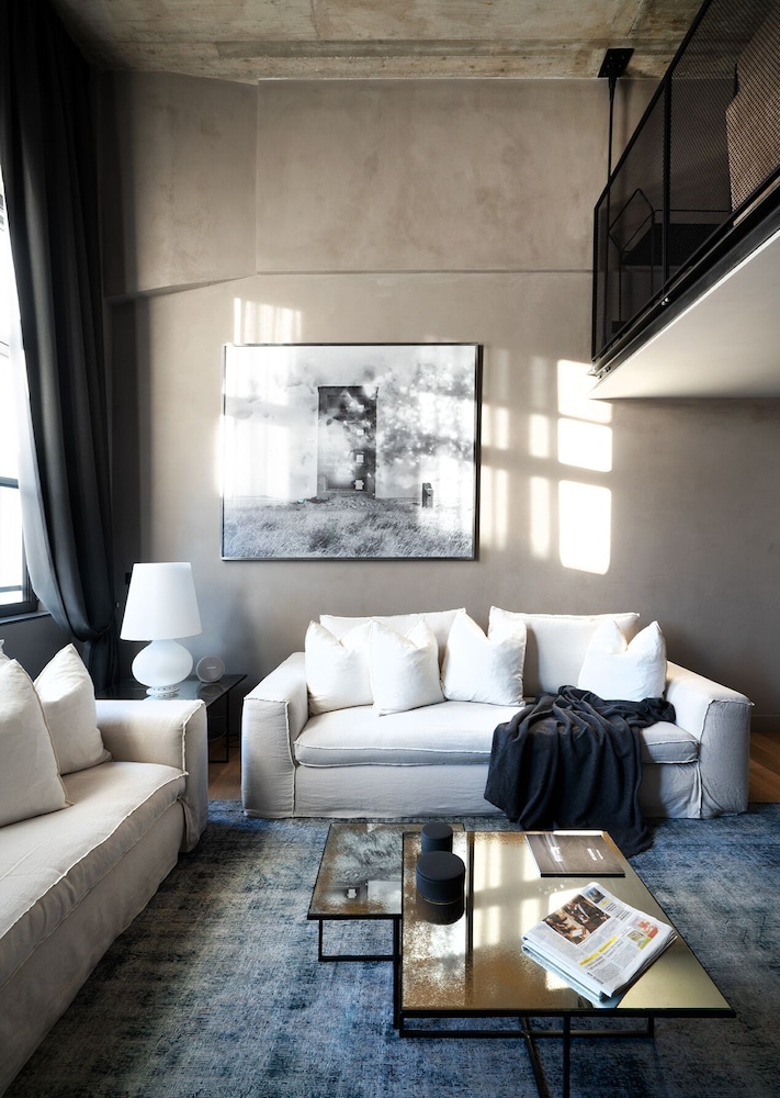 Edit Lofts 18/65