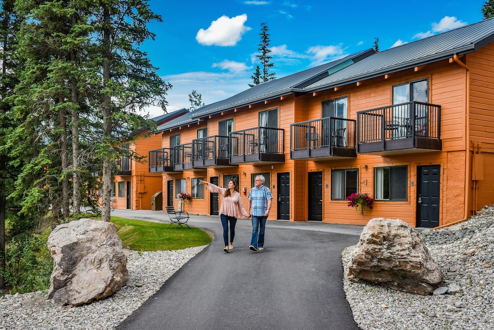 Denali Bluffs Hotel 8/68