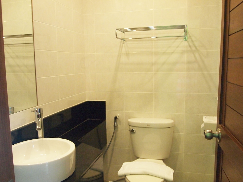 PHUKET ECOZY HOTEL 41/44