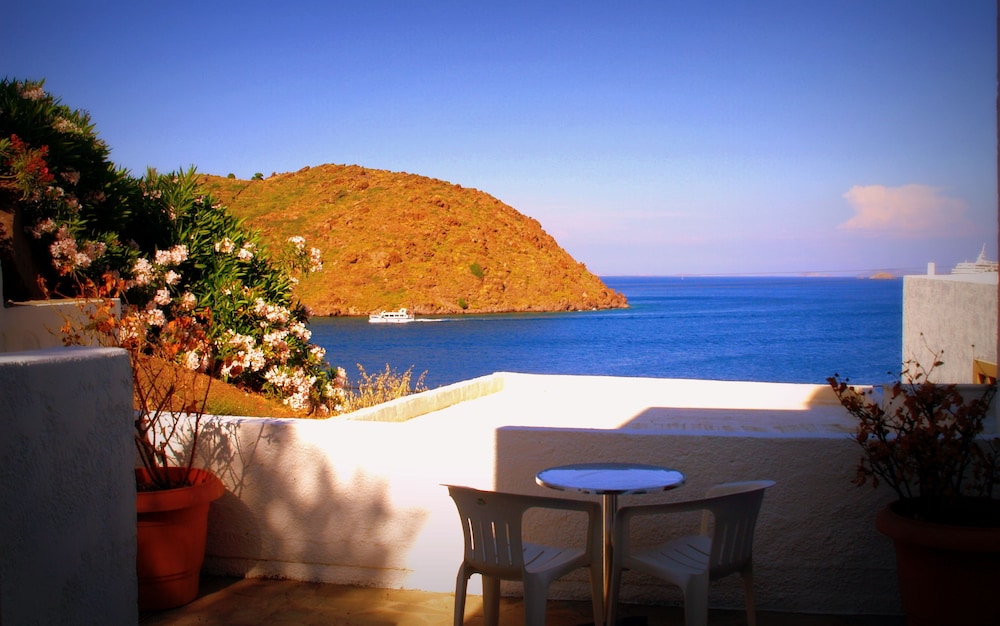 Blue Bay Hotel 58/63