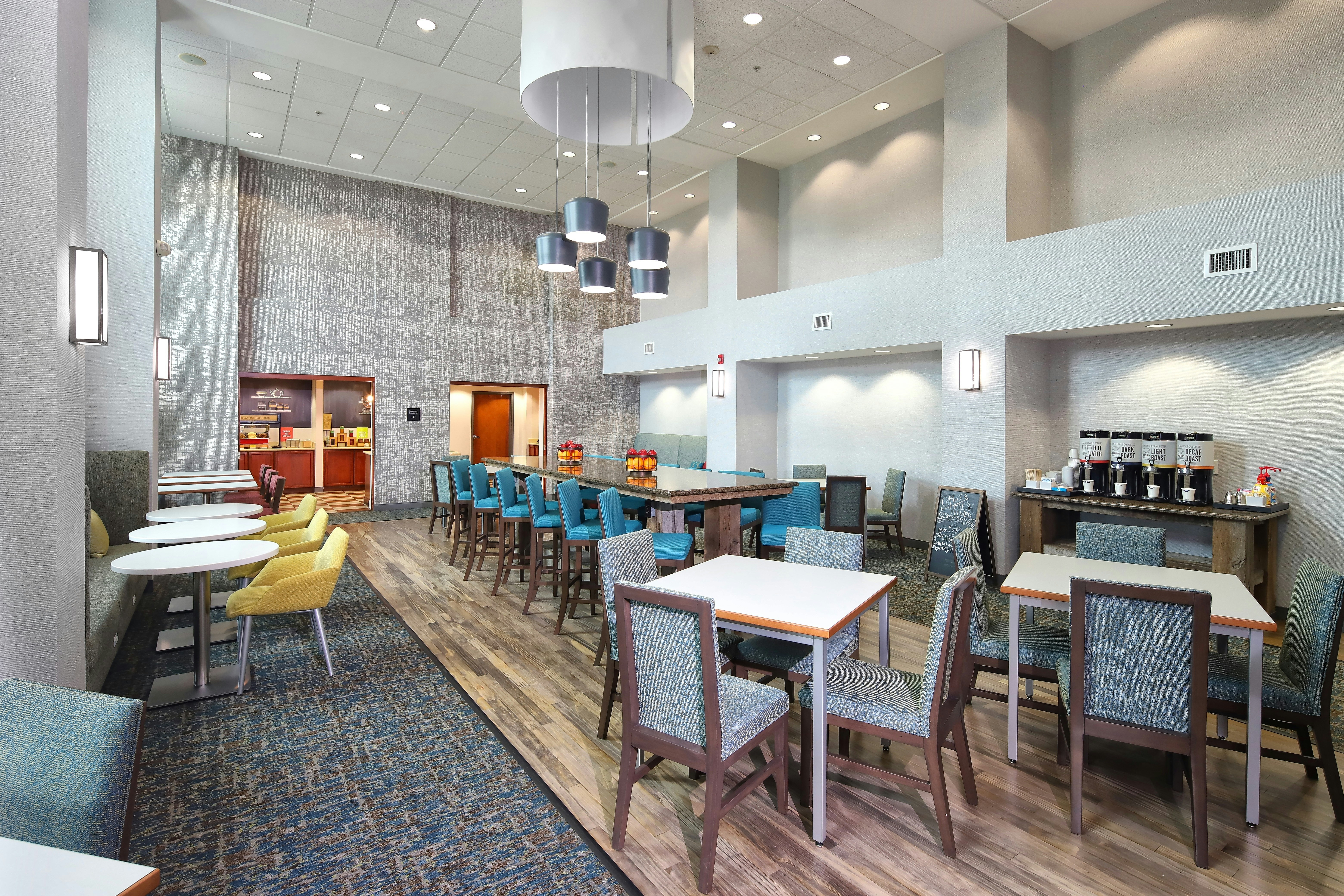 Hampton Inn and Suites Tucson East/Williams Center 35/53