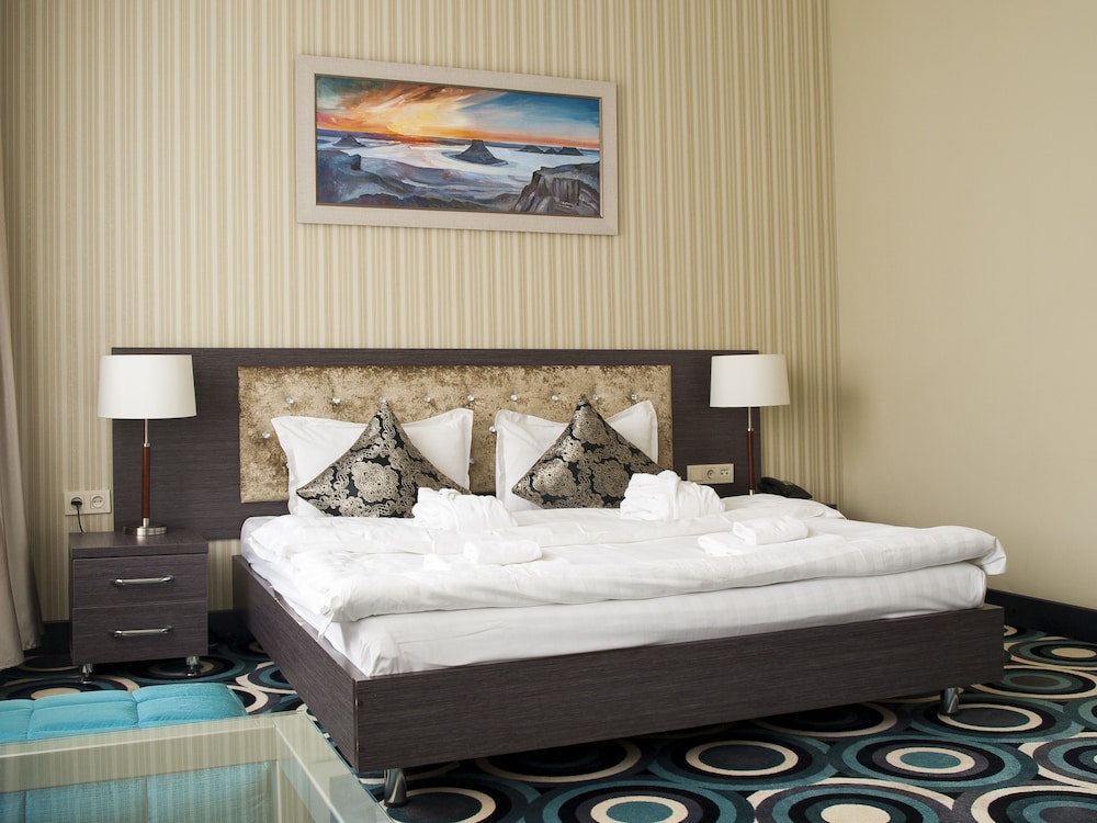 Mildom Hotel 20/36