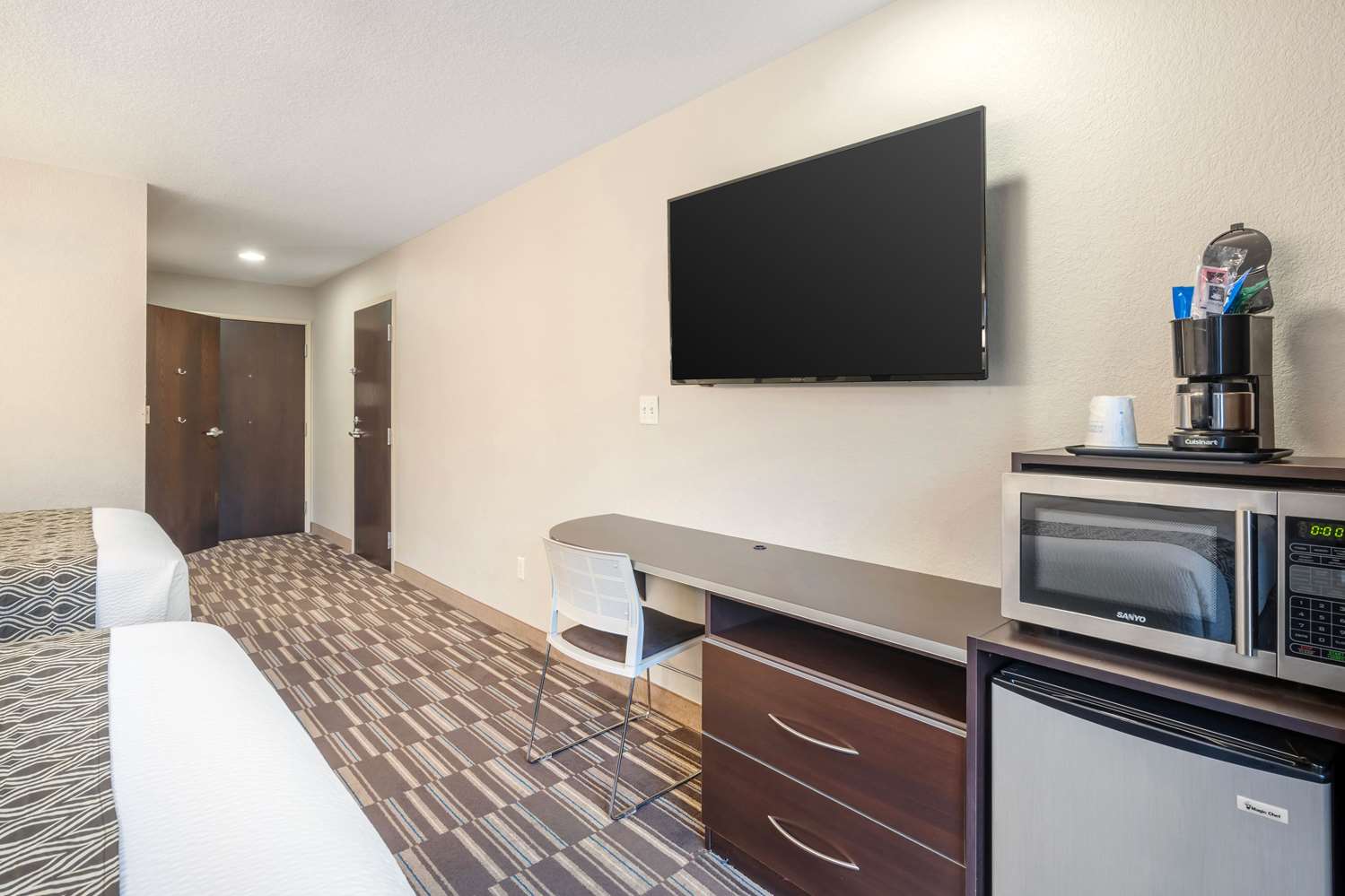 Microtel Inn and Suites by Wyndham Brooksville 41/53