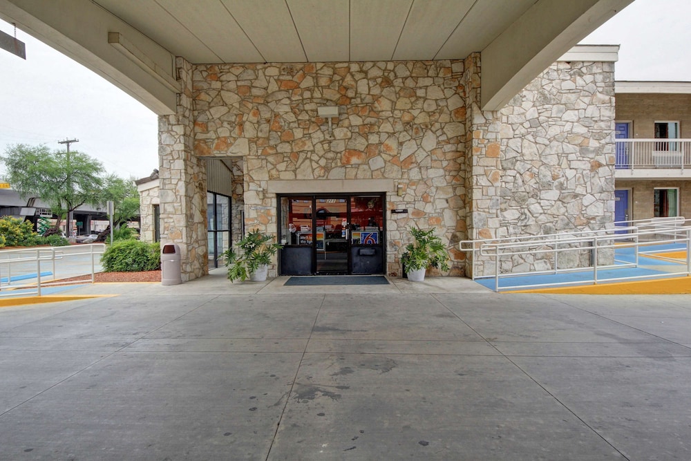 Motel6 San Antonio, TX - Downtown - Market Square 37/44