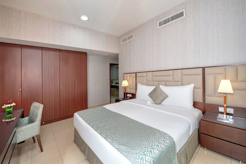 1 BEDROOM, PREMIUM, BALCONY