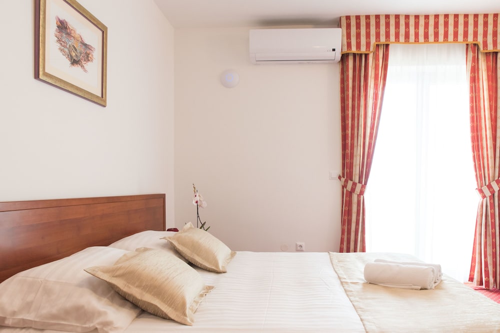 Hotel Krilo 45/71