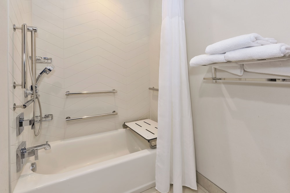 Fairfield Inn and Suites by Marriott Knoxville Airport Alcoa 39/39
