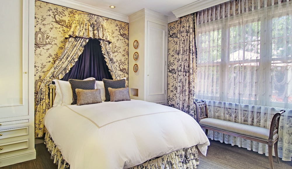 City, Standard, Queen Bed
