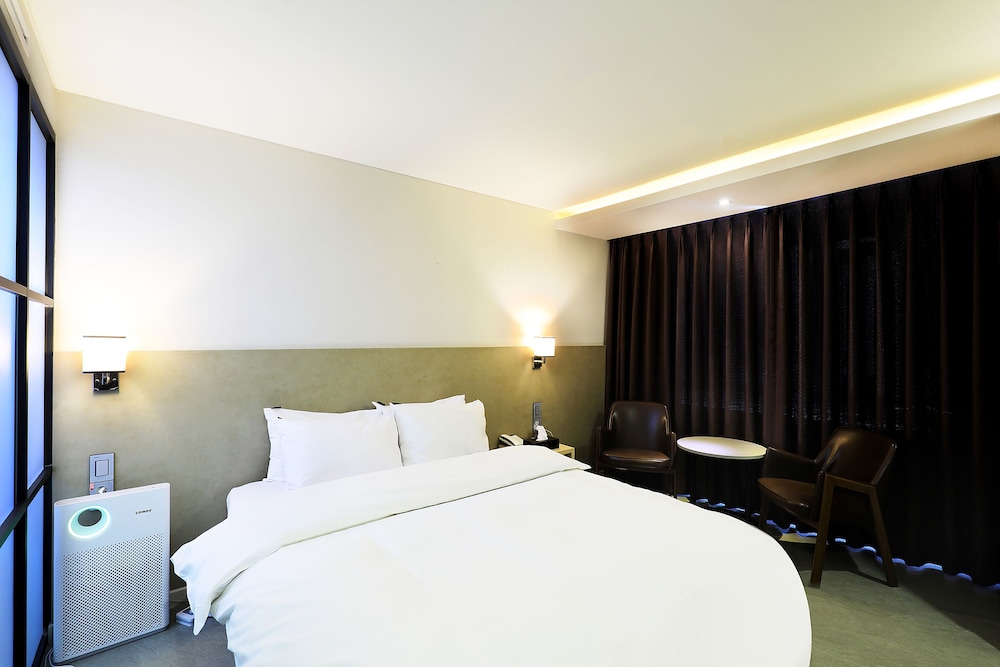 CS Avenue Hotel 5/75