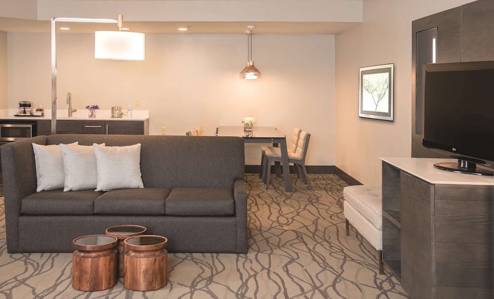 Doubletree by Hilton Hotel Racine Harbourwalk 52/79