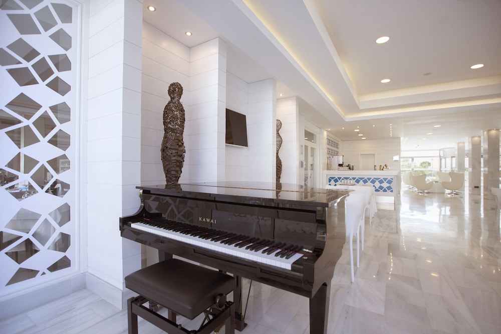 Mar Hotels Playa de Muro Suites 8/56