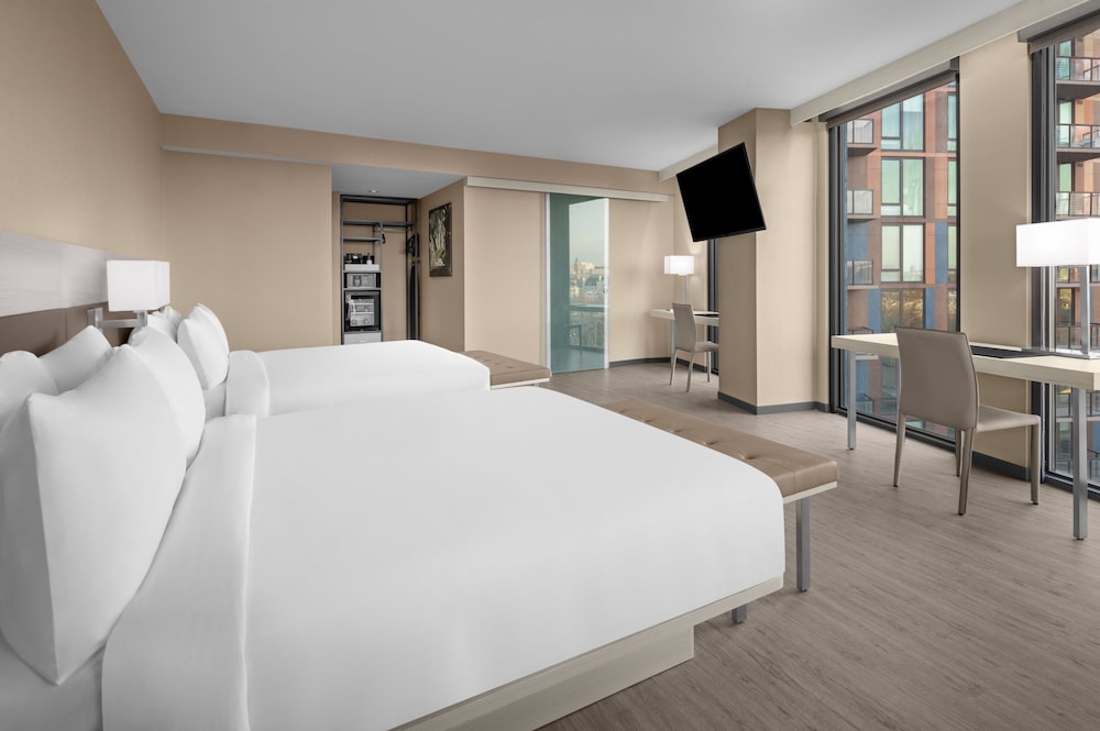 AC Hotel by Marriott Washington DC Capitol Hill Navy Yard 11/50